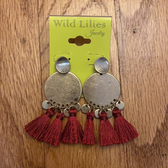 dangly earrings - Picture 2 of 3